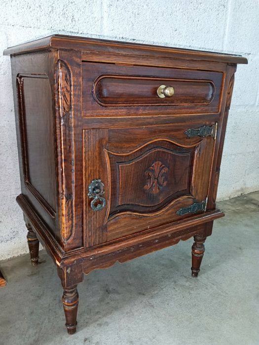 Par de mesinhas de cabeceira vintage