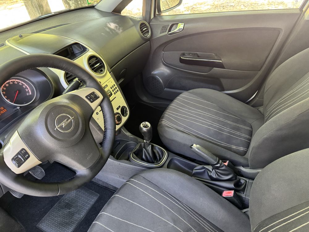 Opel corsa D 1.3CDTi 2008