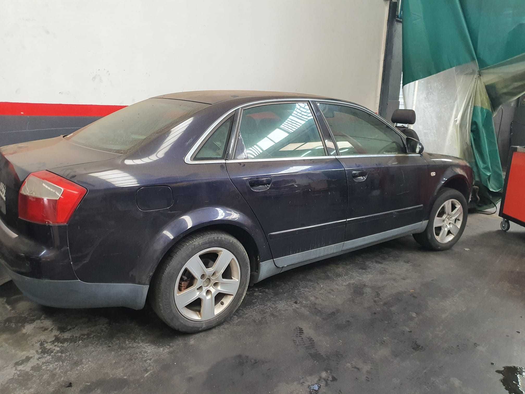 Audi A4 - Para peças