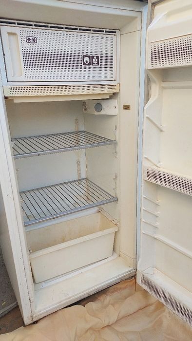 Холодильник  со склада Днепр 2М.