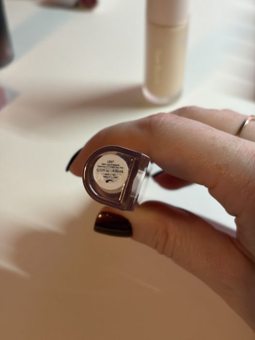 Консилер Rare Beauty eye brightener