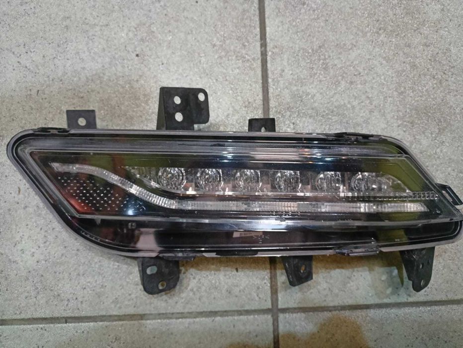 Ford Mondeo Mk5 lampa  halogen prawa LED do jazdy dziennej USA