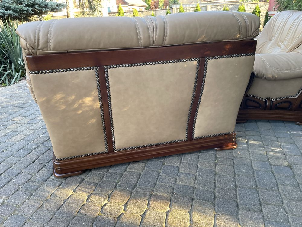 Zestaw wypoczynkowy po renowacji nowa naturalna skóra sofa fotele ława