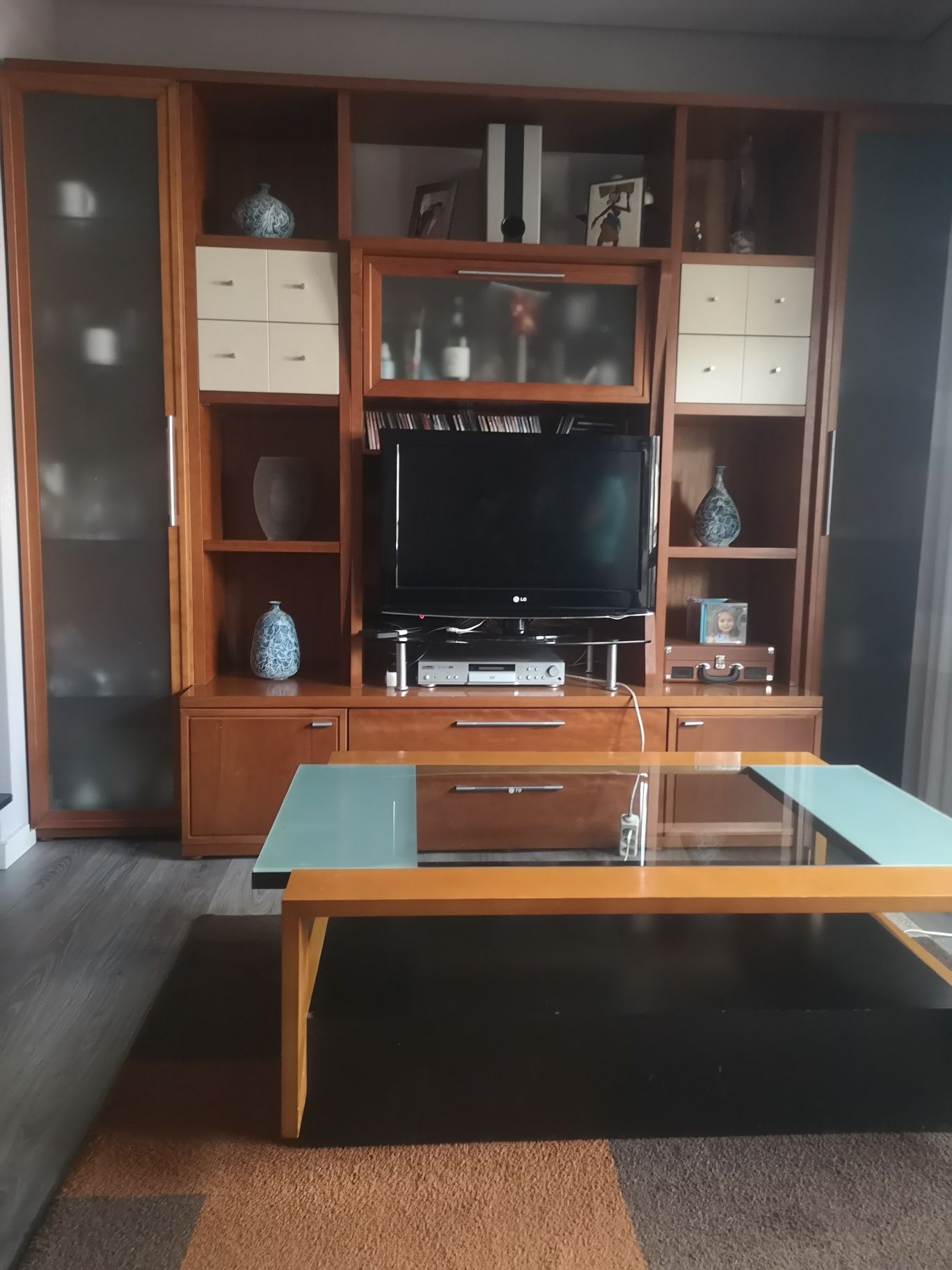 Móvel tv sala em muito bom estado. Não tenho Mbway