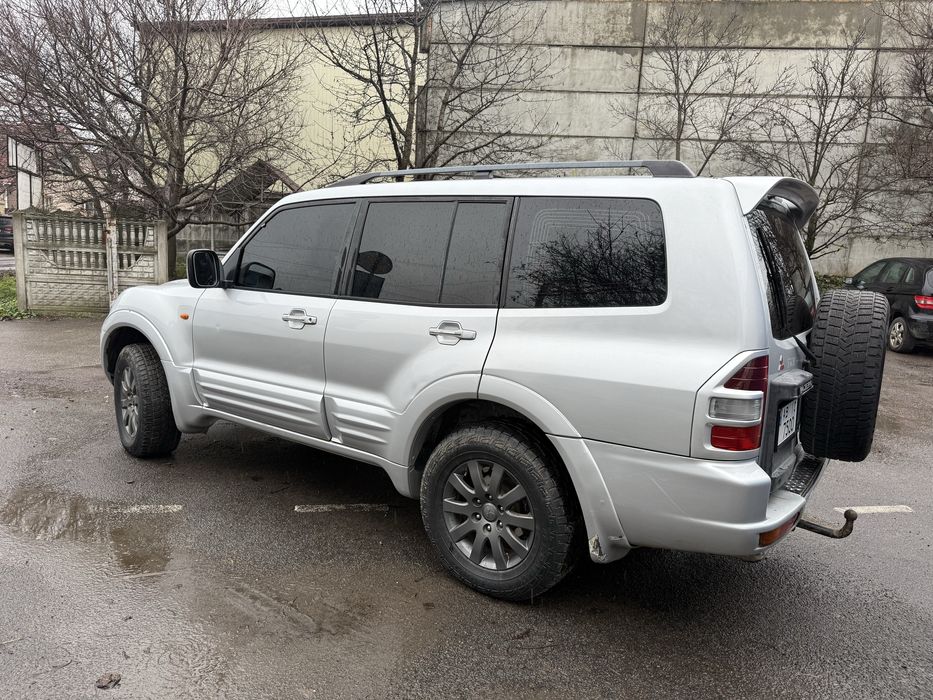 Mitsubishi pajero