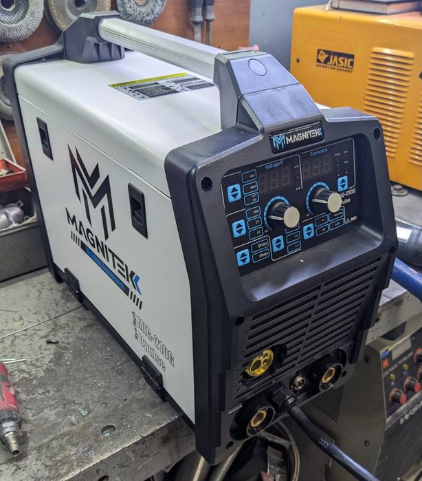 Полуавтомат сварочный MAGNITEK210  DABL PULS Для Алюминия и стали
