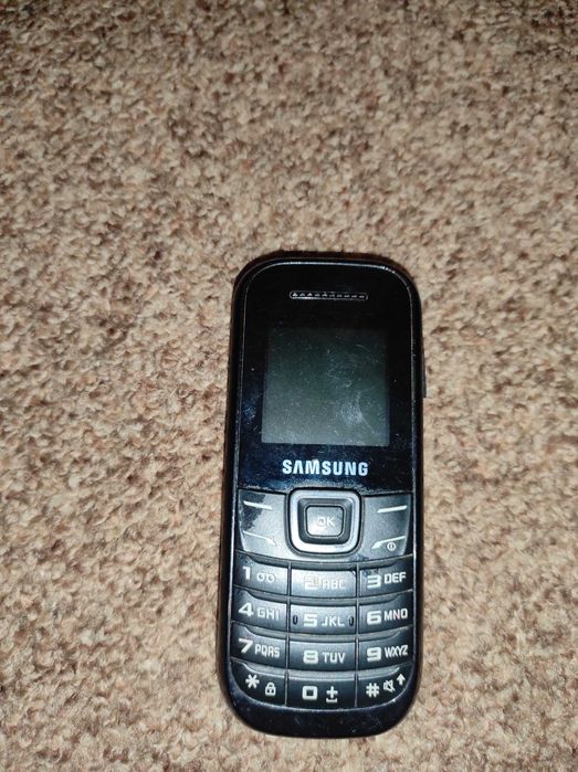 Телефон samsung E1200