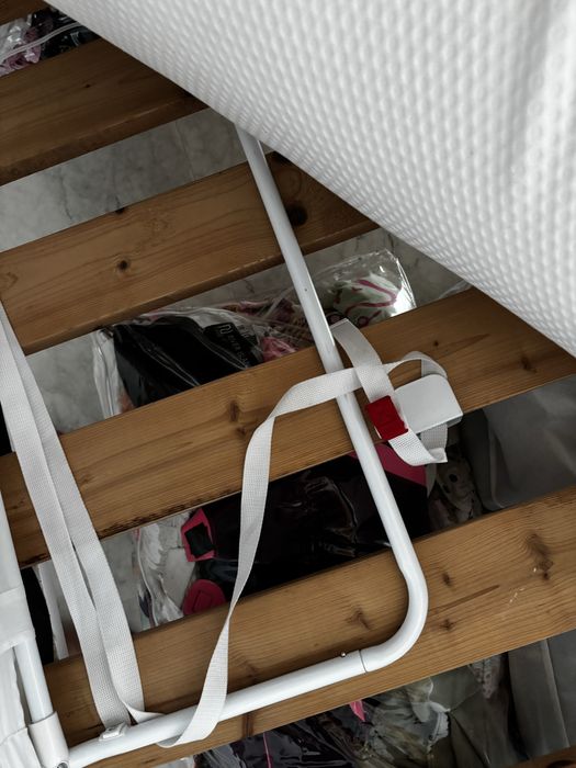 Barierka zabezpieczajaca lozko