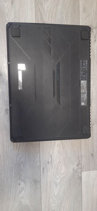 Asus /FHD/IPS/Ryzen 5 3550H/3.7 GHz/16 ГБ/SSD 180/Radeon rx 560x
