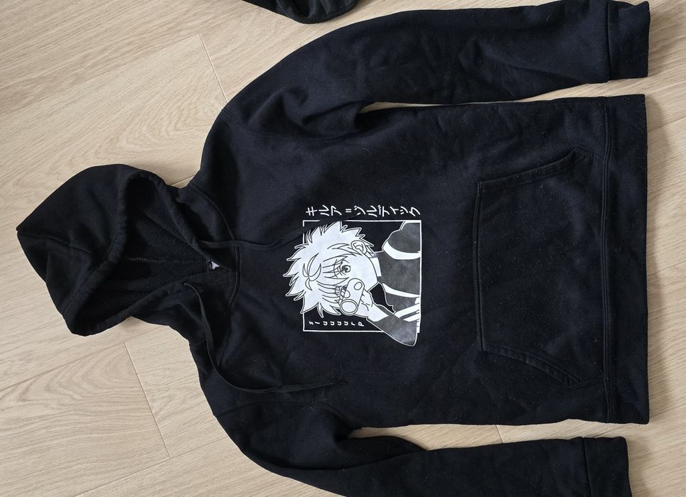 Bluzy  164 cm  czarna zółta białs pokemon anime