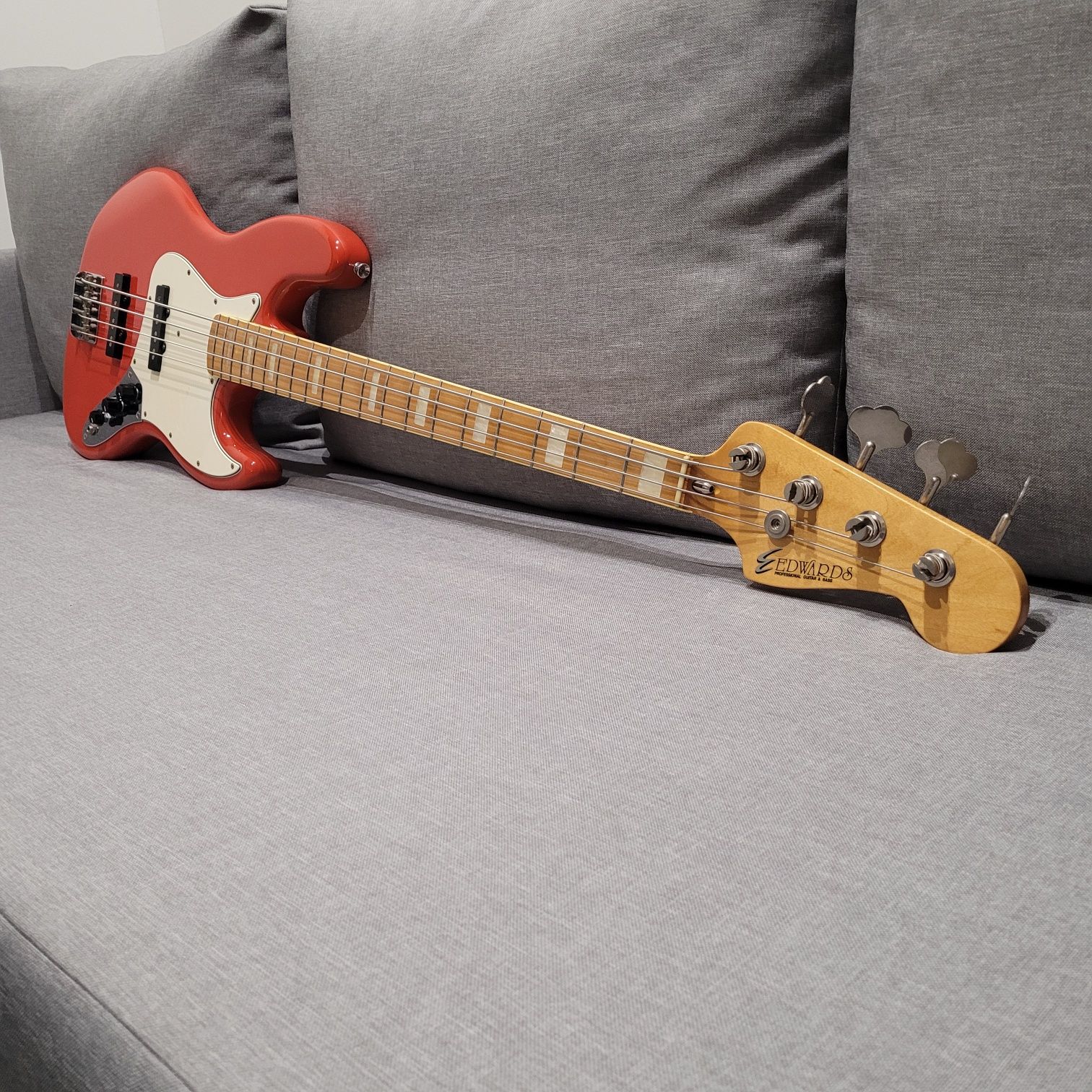 Edwards Jazz Bass kopia Fender Japan