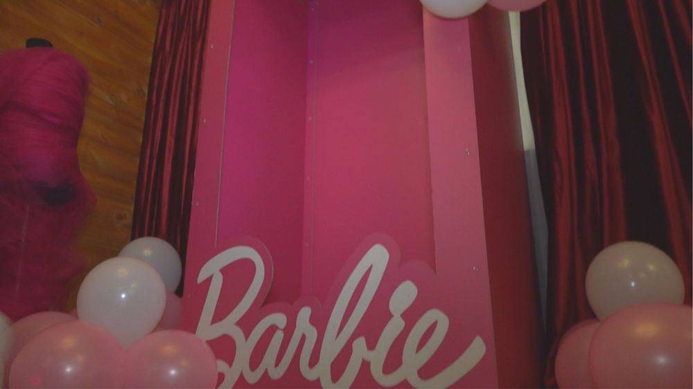 Коробка для вечірки в стилі Barbie
