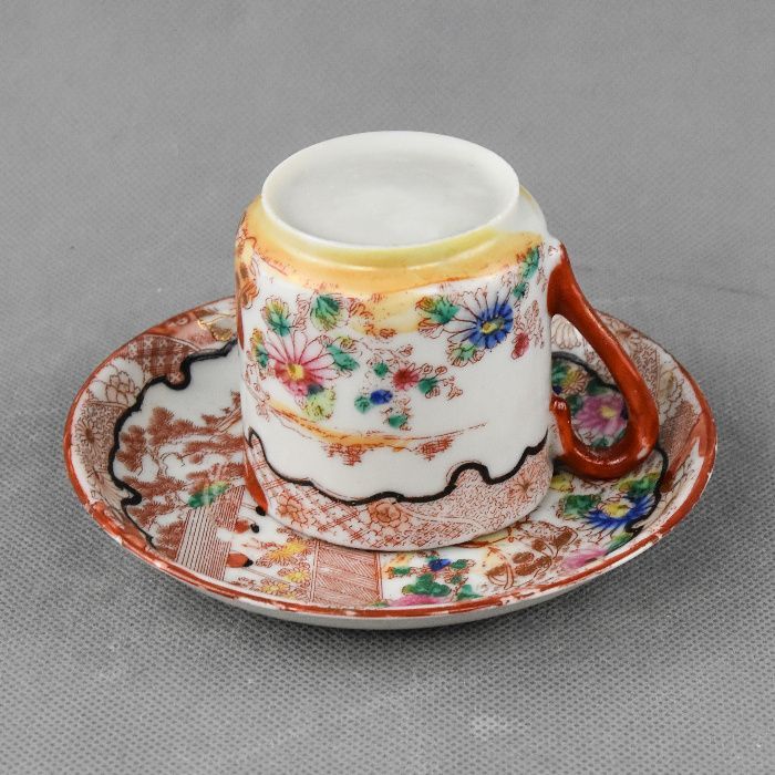 4 Chávenas de café e pires Porcelana, com flores e figuras orientais