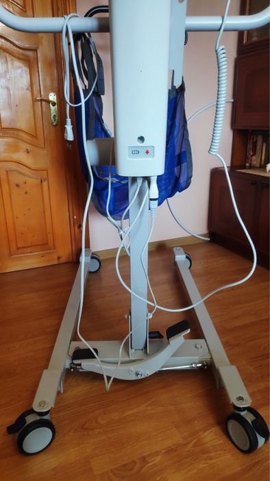 Електричний підйомник для інвалідів