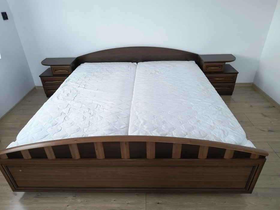 Sprzedam łóżko z komodą i lustrem