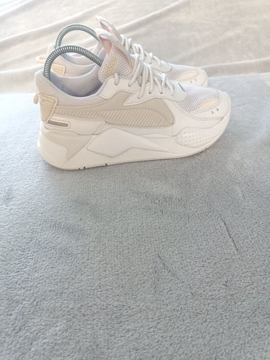 Женские кроссовки Puma р36