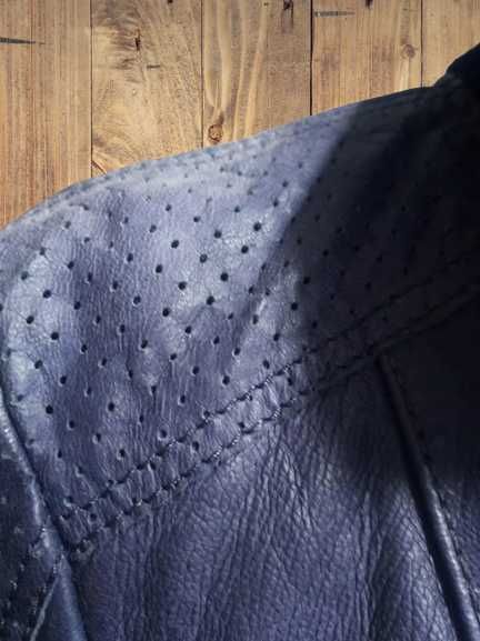 Продам жіночу шкіряну куртку