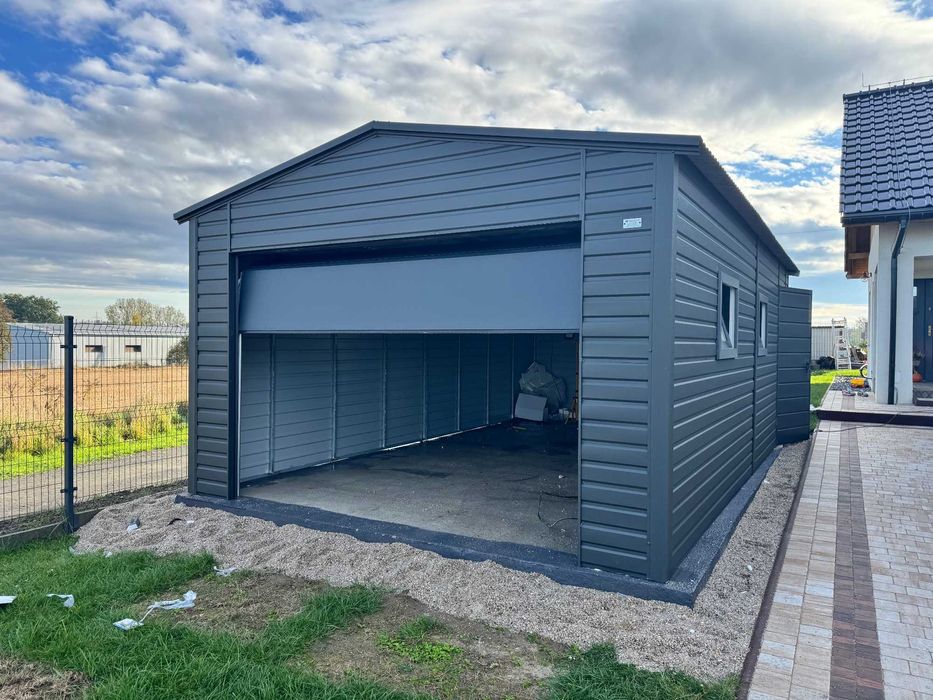 Garaż blaszany 4x7m dwuspadowy, brama segmentowa, grafit, producent