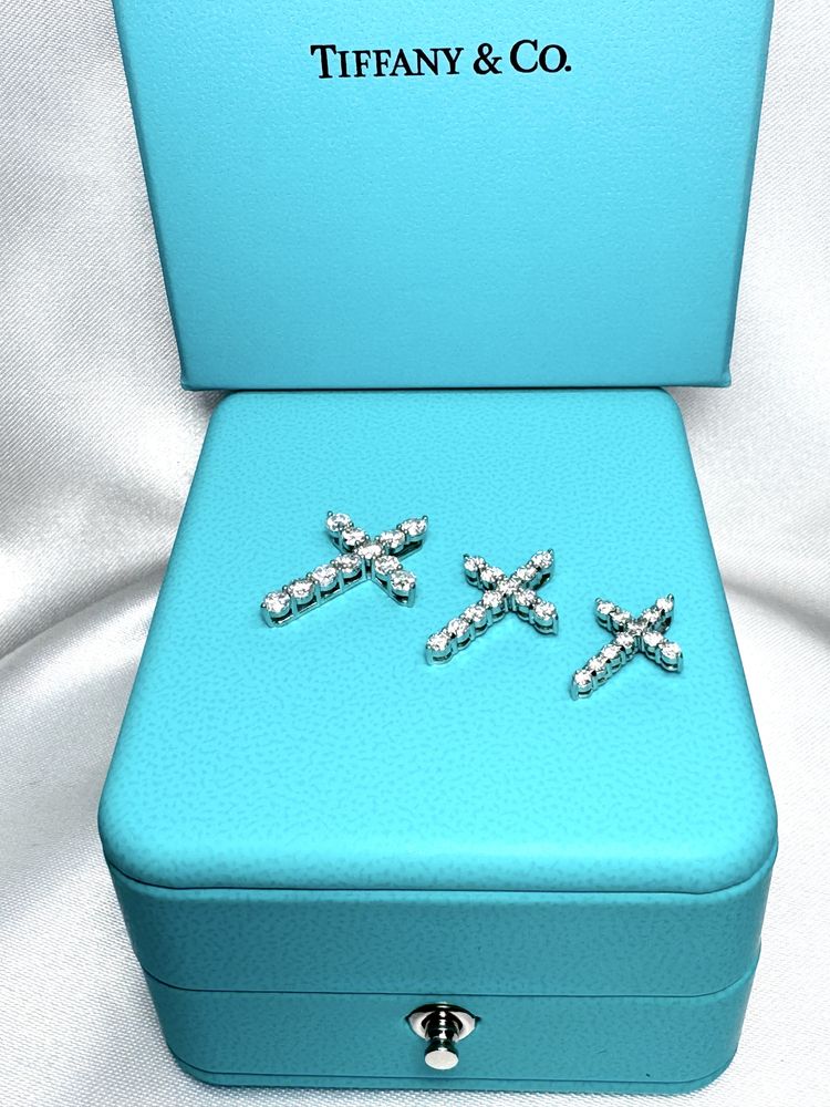 Золотий хрестик з діамантами у стилі Tiffany на ланцюжку