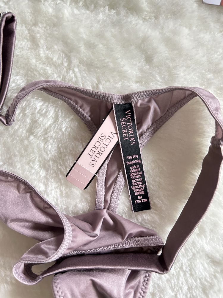 Victoria’s Secret nowe majtki M liliowe shine strap glakdie stringi