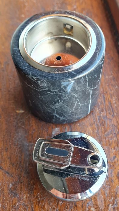 Isqueiro de mesa Mármore Onix preto d6 X h8 cms