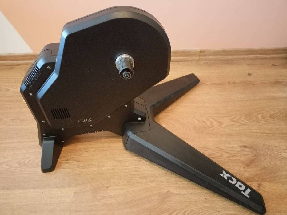 Trenażer Tacx Flux Smart