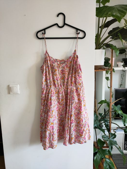 Wiskozowa Różowa sukienka w kwiaty letnia zwiewna dziewczęca