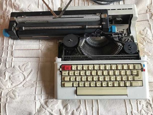 Maszyna do pisania OLIVETTI Lettera 36 - elektryczna