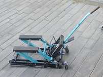Podnosnik hydrauliczny do motocykla