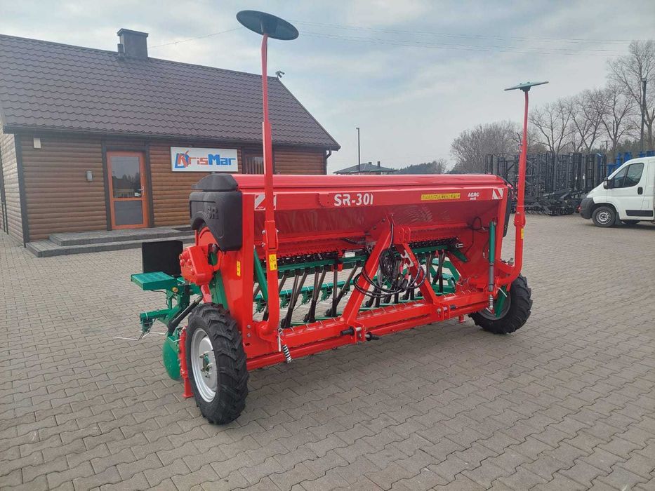 Siewnik Zbożowy AGRO-MASZ SR301 STOPKOWY Talerzowy SN301 2,5m 2,7m 3m