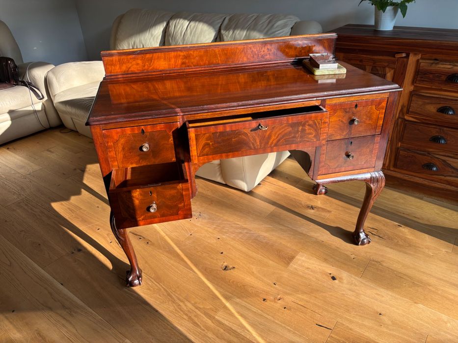 Biurko retro w bardzo dobrym stanie.