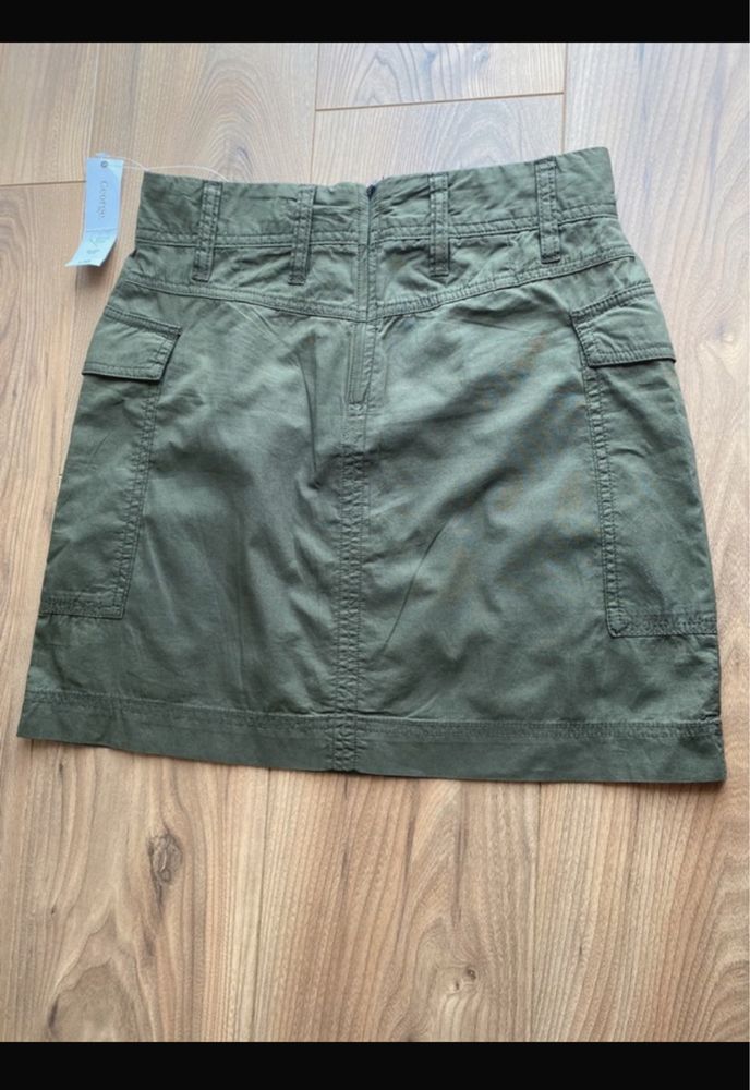 Spódnica mini, zielona/khaki z kieszeniami, rozmiar S. Nowa