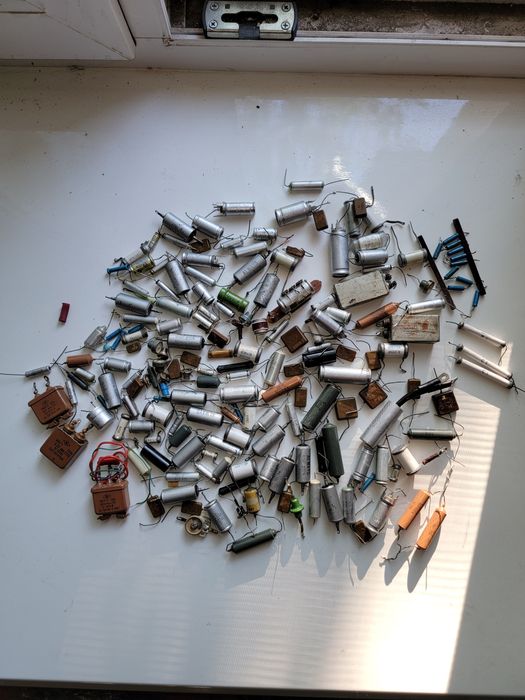 200 шт. Резисторы, конденсаторы СССР