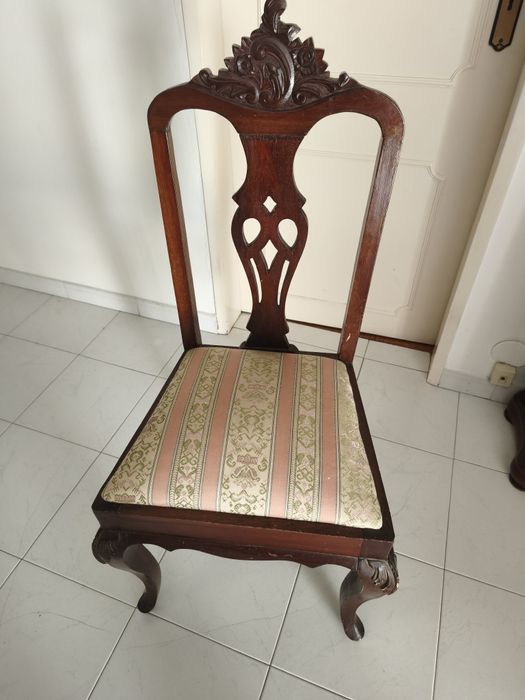 Cadeira e banco em madeira maciça