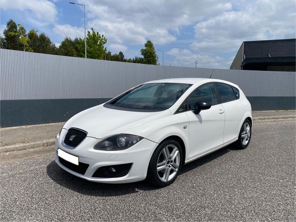 Seat Leon 1.6tdi 105cv c/ engate reboque