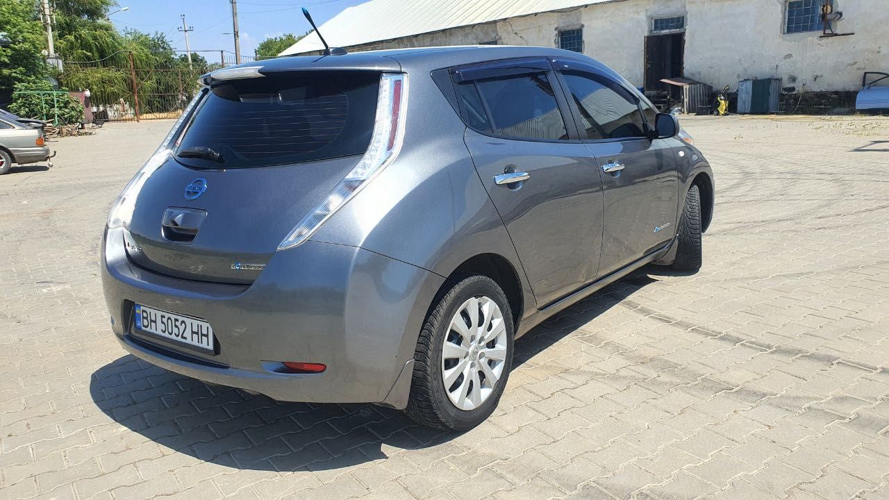Nissan Leaf  2015