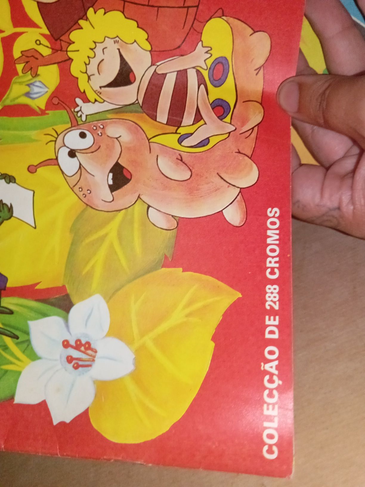 Caderneta abelha maia não completa