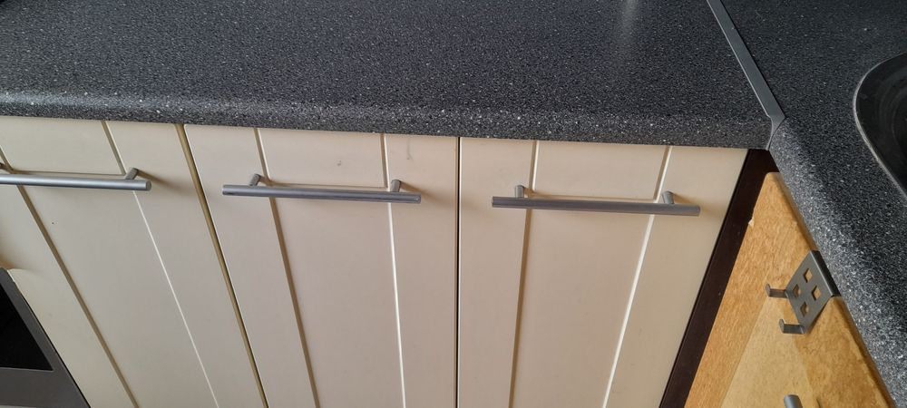 Uchwyty do szafek srebrny mat stalowe 16 sztuk relingi