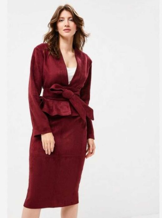 Костюм двойка с юбкой и поясом