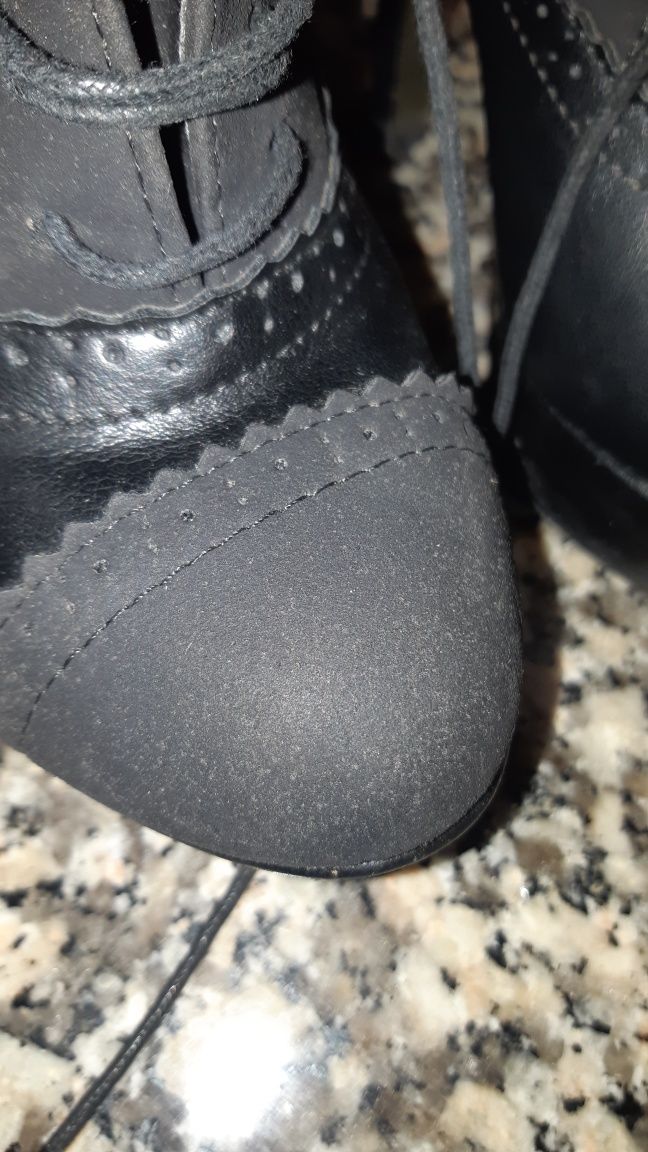 Sapatos pretos  novos