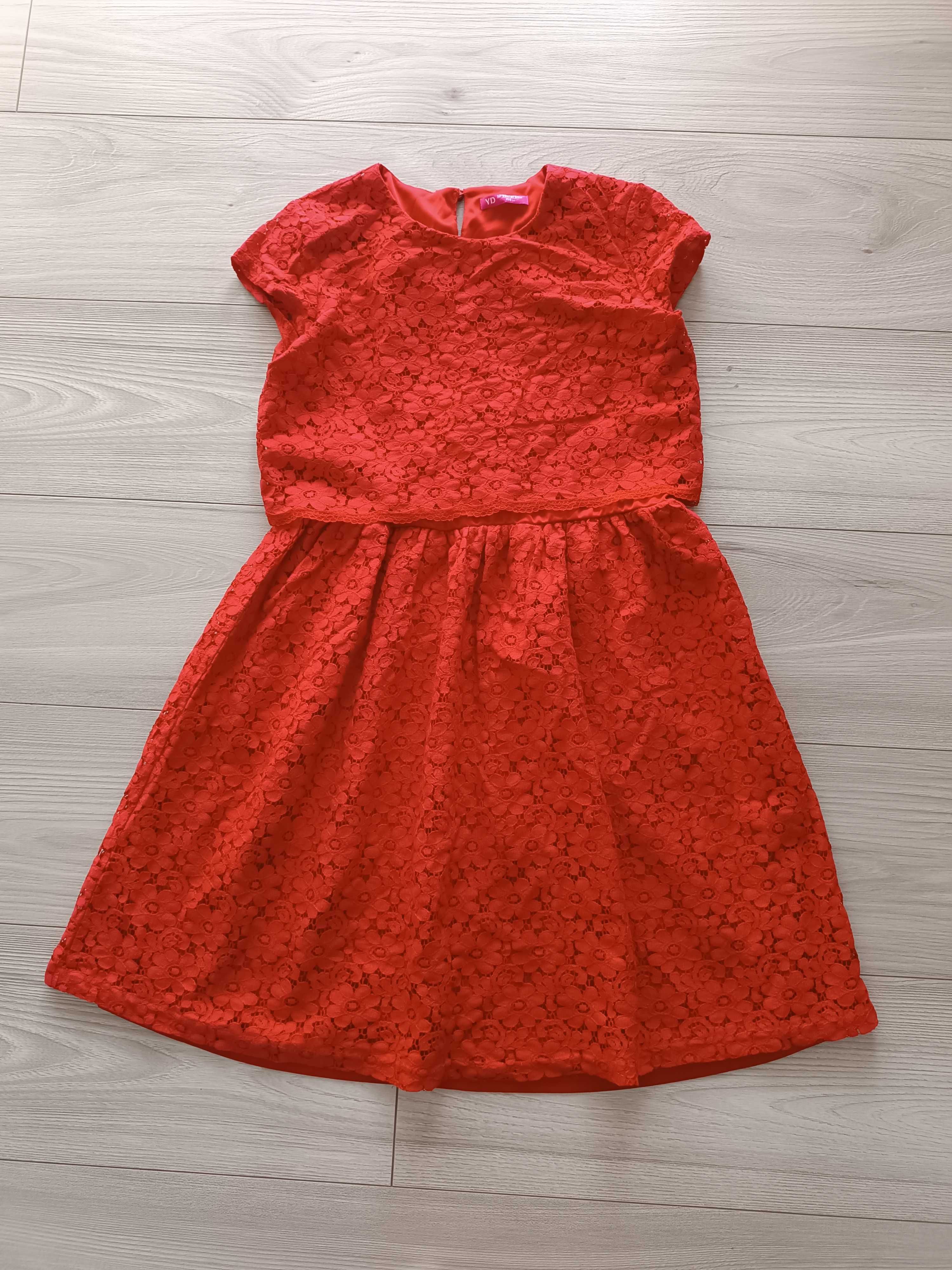 Sukienka dziewczęca koronkowa czerwona krótki rękaw używana, 158 cm