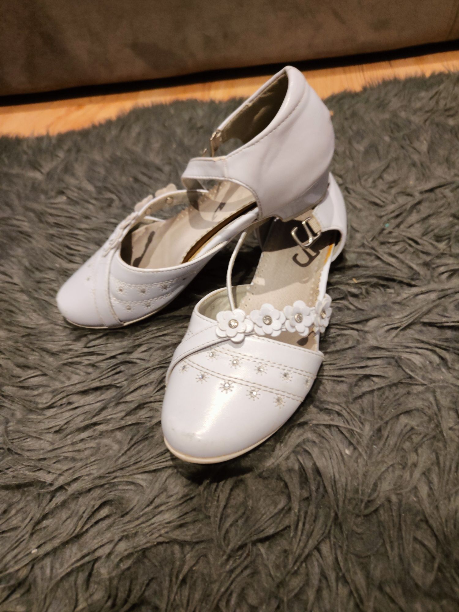 Buty dla dziewczynki