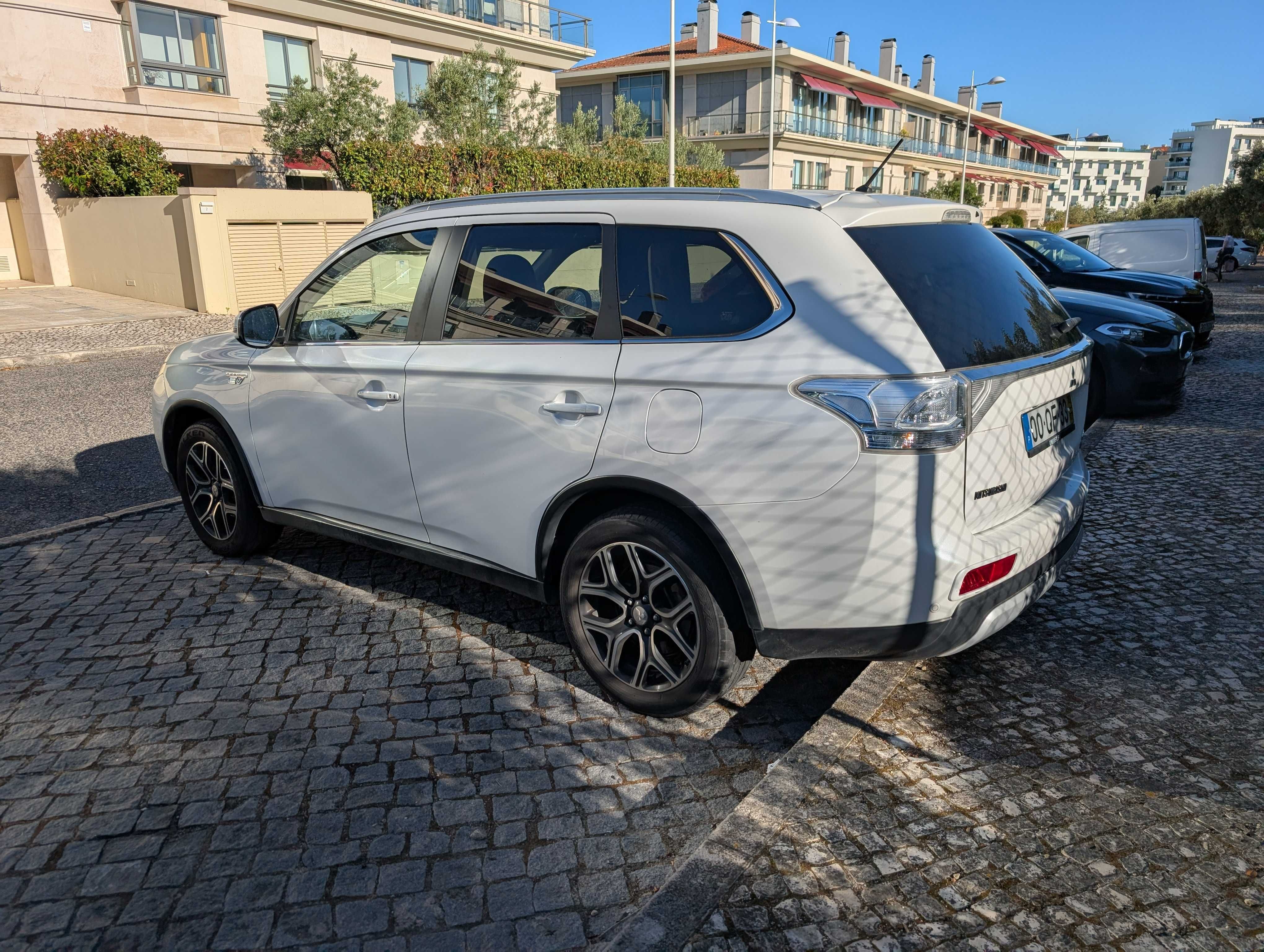 Mitsubishi Outlander Phev Special Edition Luxury - 4WD