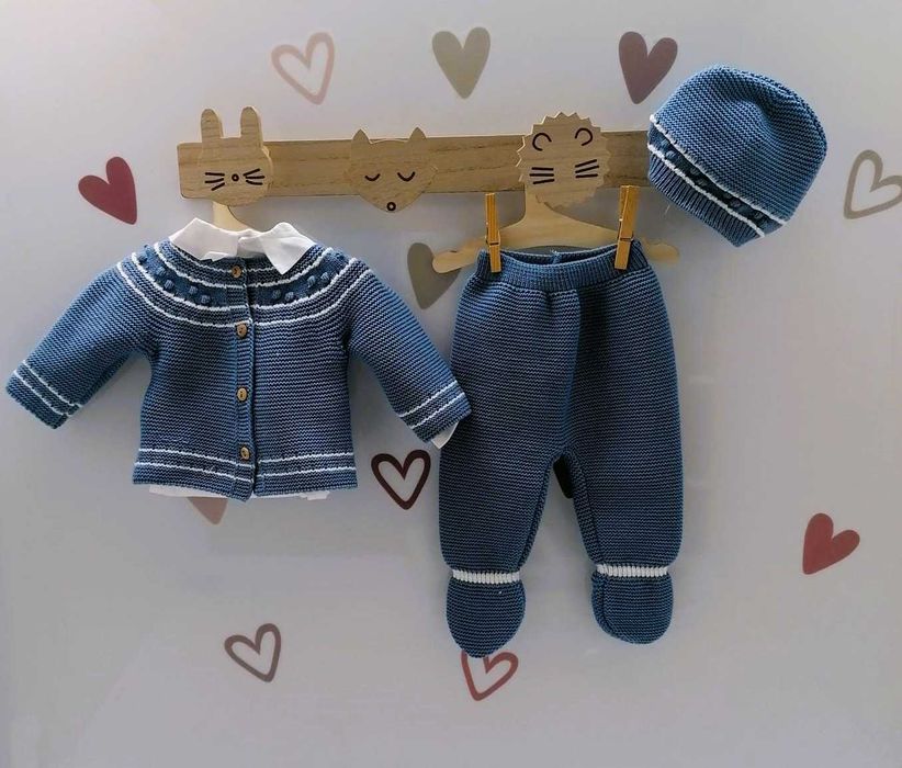 Conjunto 3 peças malha pompom azul cobalto (camisola , gorro e calças)