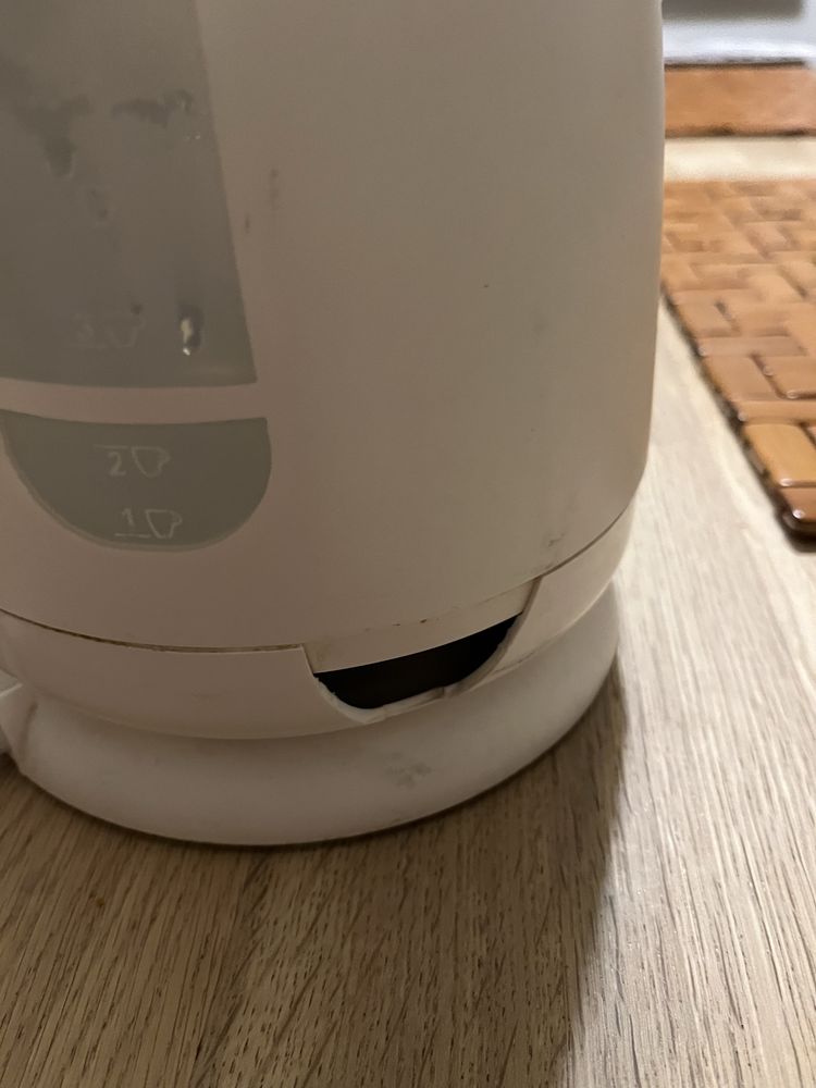 Czajnik bezprzewodowy Tefal - biały