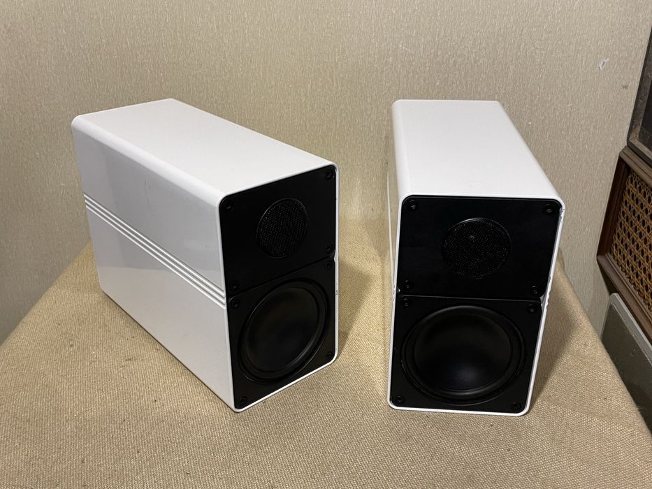 Высококачественная акустика ELAC ELEGANT 305 MK2 (корпус-металл)ЗВУК!