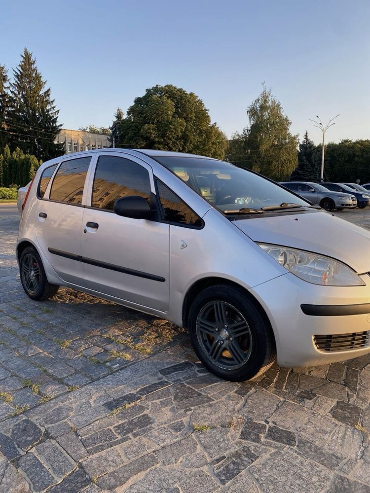 Продам Mitsubishi colt 1.3 2006