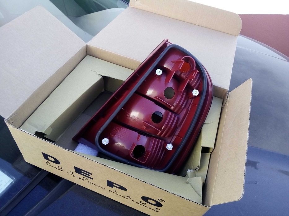 Farol / Farolim traseiro Skoda