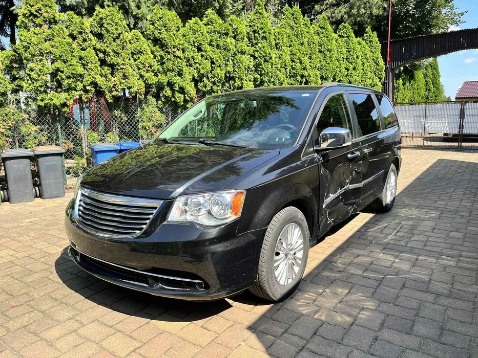 Chrysler Town & Country Limited | Prosto z USA