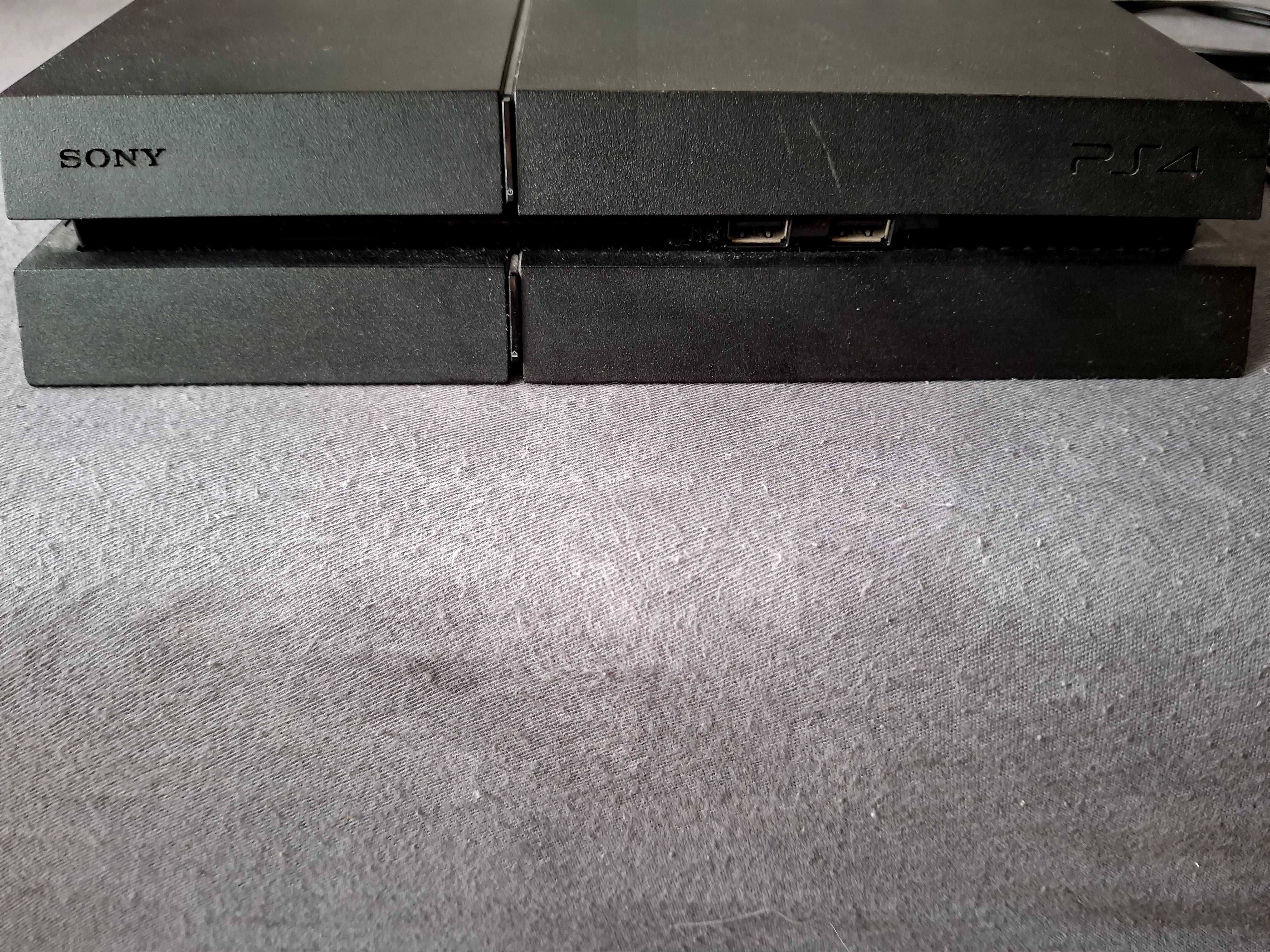 Ps4 + 2 pady + 5 gier